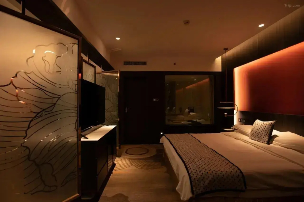 Peony Deluxe Themed Double Suite with view (full double bed)