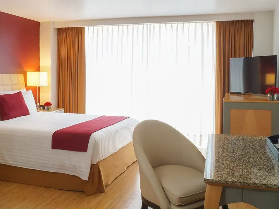Exterior Double Suite (full double bed)