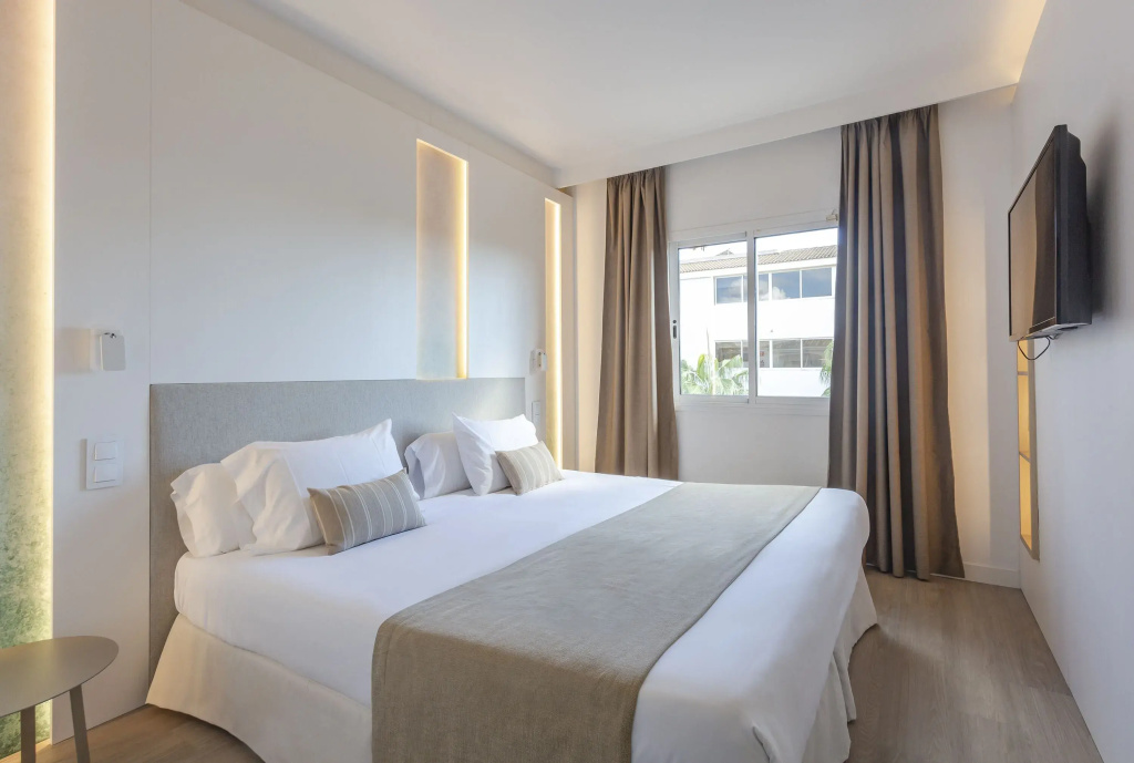 1 Bedroom Standard Double Apartment (full double bed)