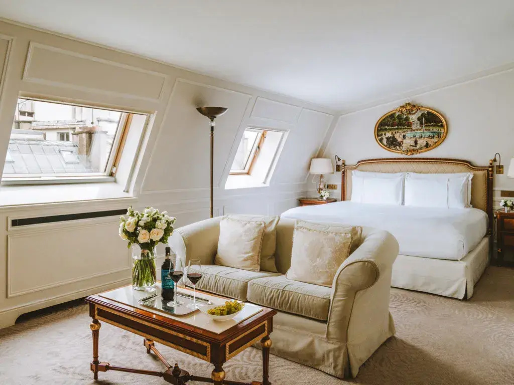 Parisienne Double Junior Suite (full double bed)