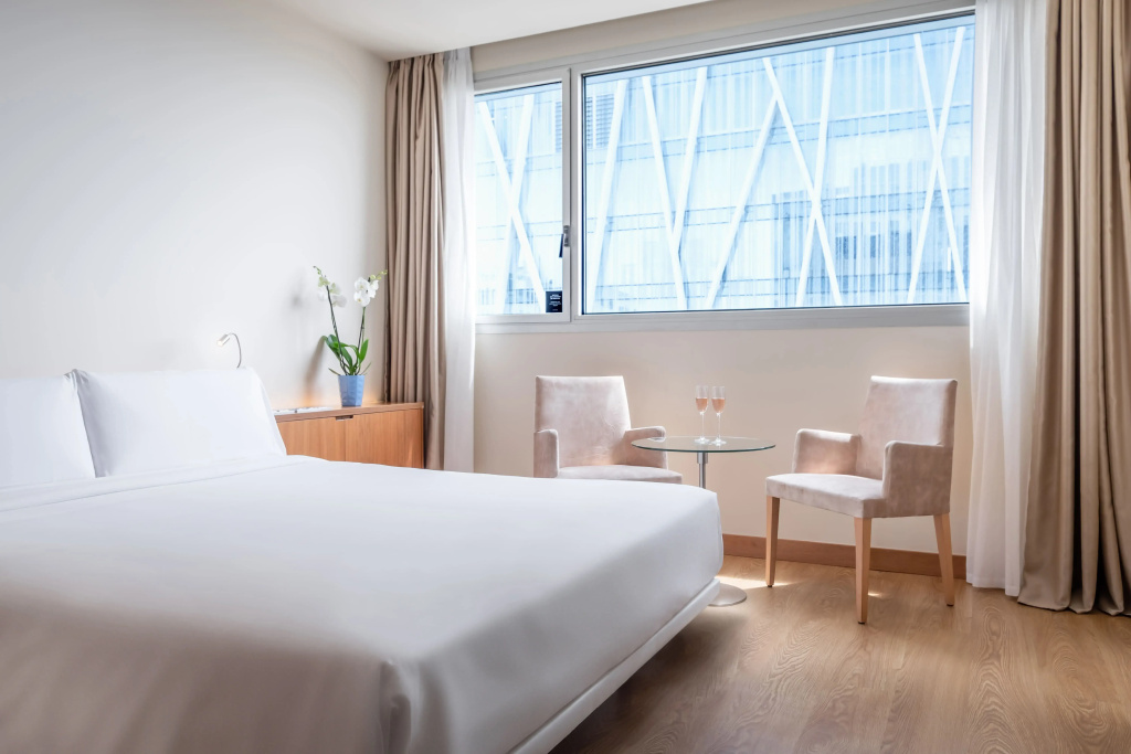 Double room (full double bed)