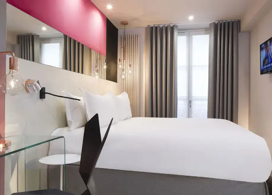 Parisette Double room (full double bed)