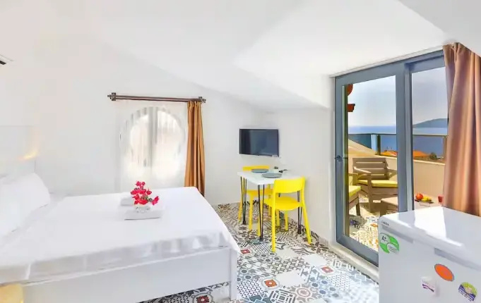 Deluxe Double Studio with sea view (full double bed)