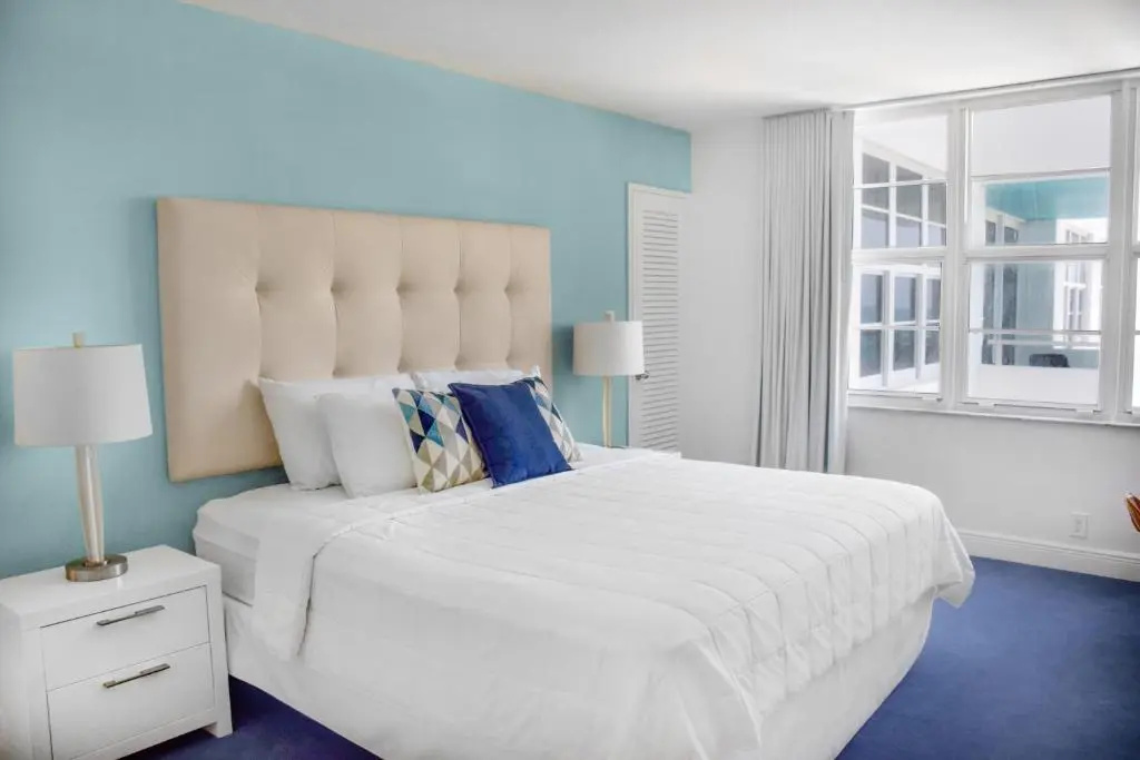1 Bedroom Deluxe Double Suite with ocean view (full double bed)