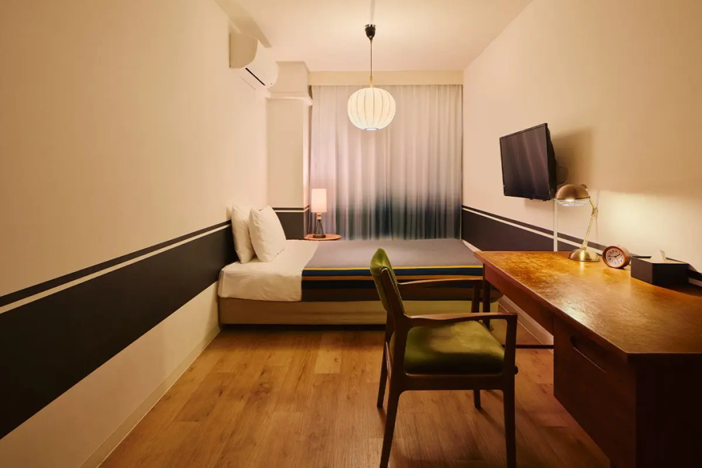 Semi-Double room