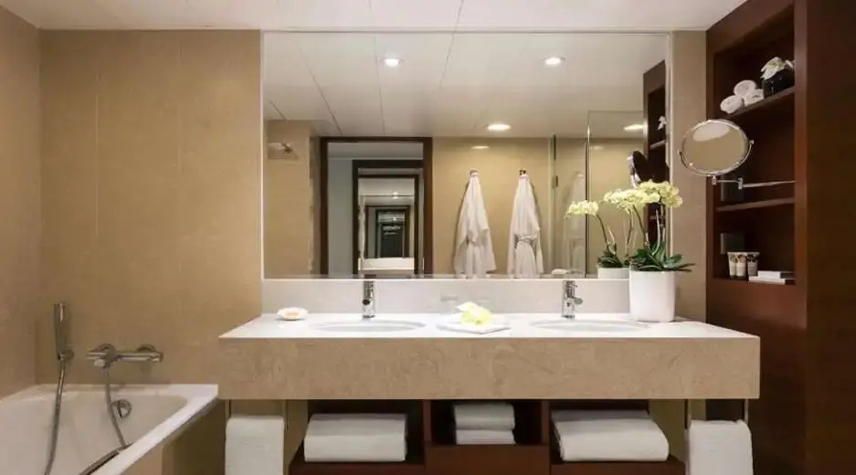 The Royal Pacific Hotel & Towers - Chambres