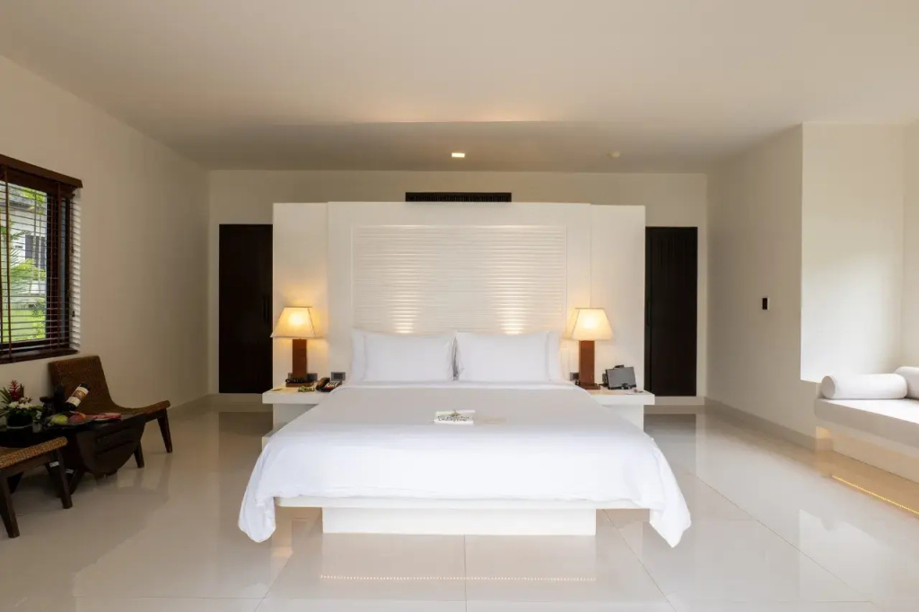 Grand Double Deluxe Pool Villa with partial sea view (full double bed)