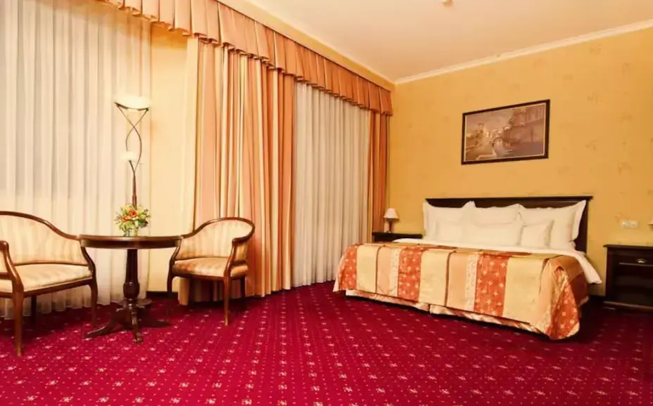 Double Junior Suite (full double bed)