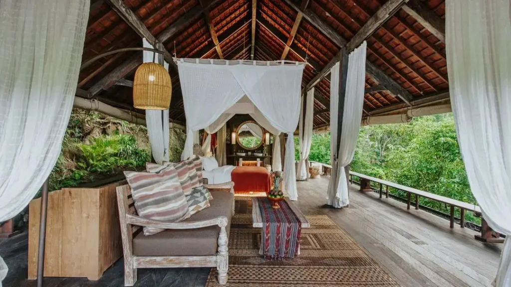 Buahan, A Banyan Tree Escape