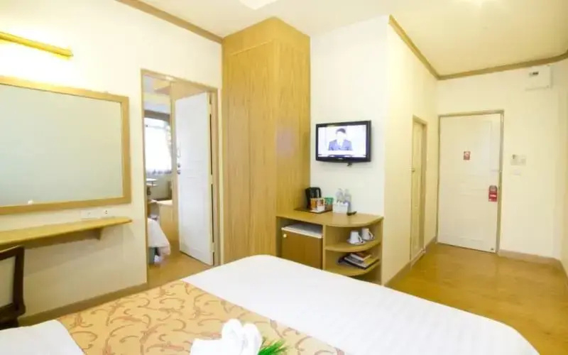 Connecting room