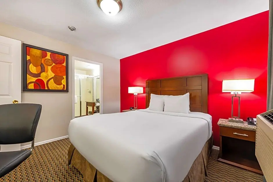 Ramada Limited Vancouver Downtown - Chambres