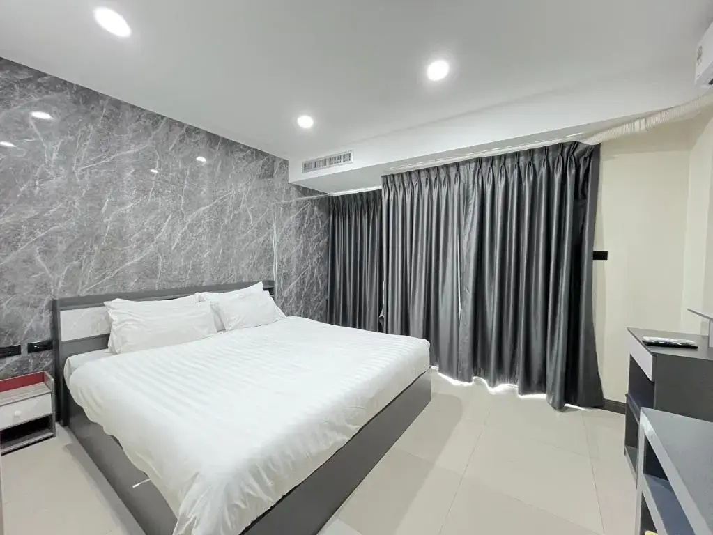 Standard Double Suite (full double bed)
