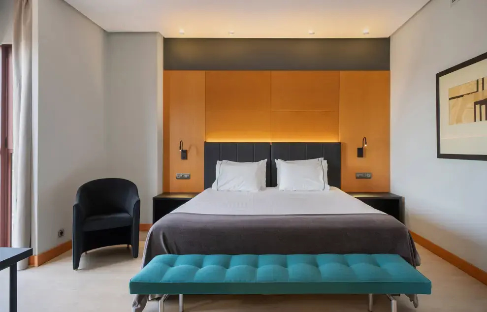 Deluxe Double Suite (full double bed)