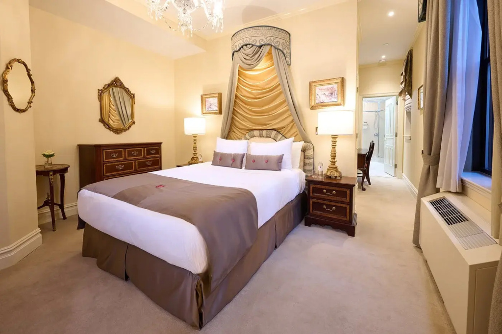 Penthouse Suite