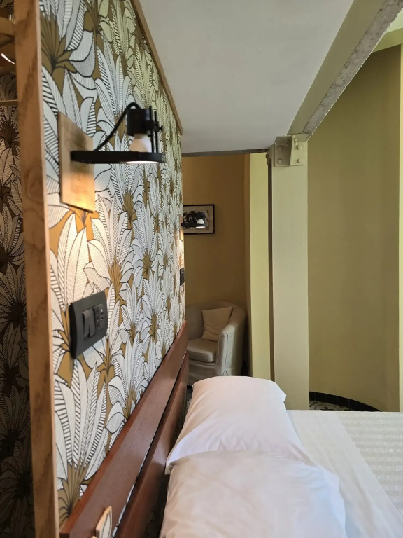 Smart Traveler Double room (full double bed)