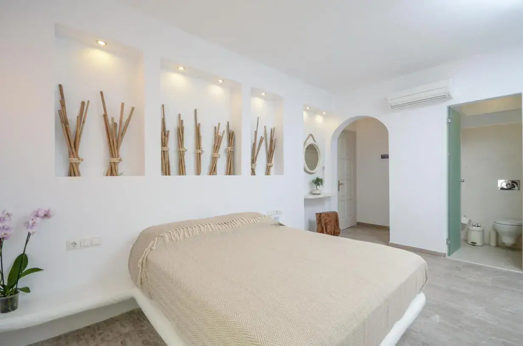 Indoor Spa Bath Double Suite (full double bed)