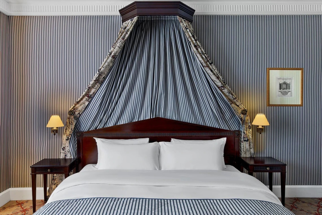 Le Dokhan’s Paris Arc de Triomphe, a Tribute Portfolio Hotel 46