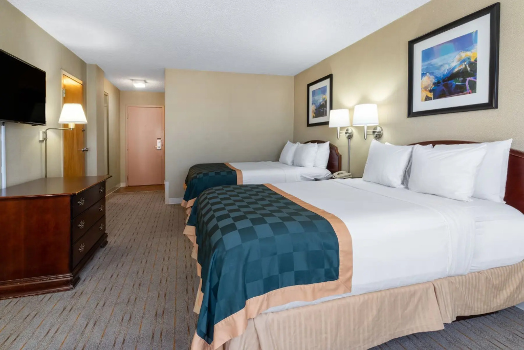 Ramada by Wyndham Reno Hotel and Casino - Chambres