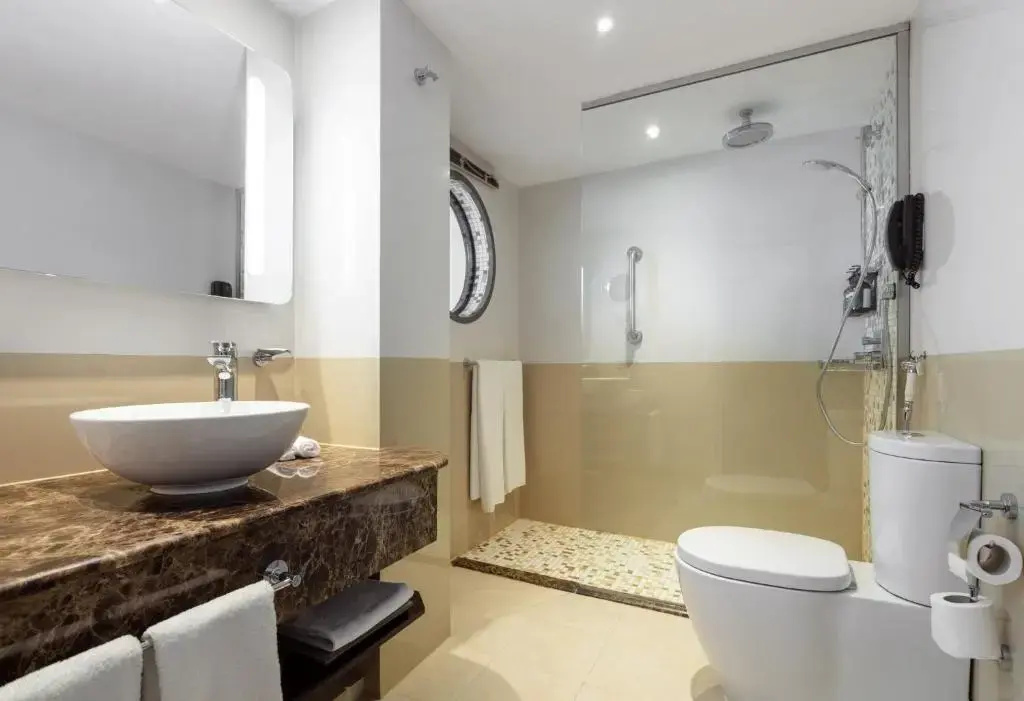Crowne Plaza Muscat by IHG Hotel - Chambres
