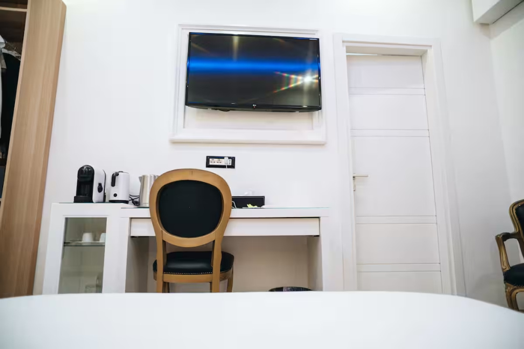 Double room (full double bed)