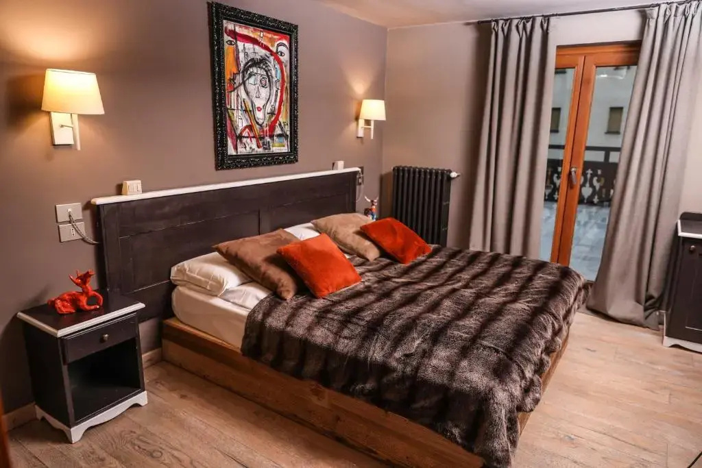 Standard Double room (full double bed)
