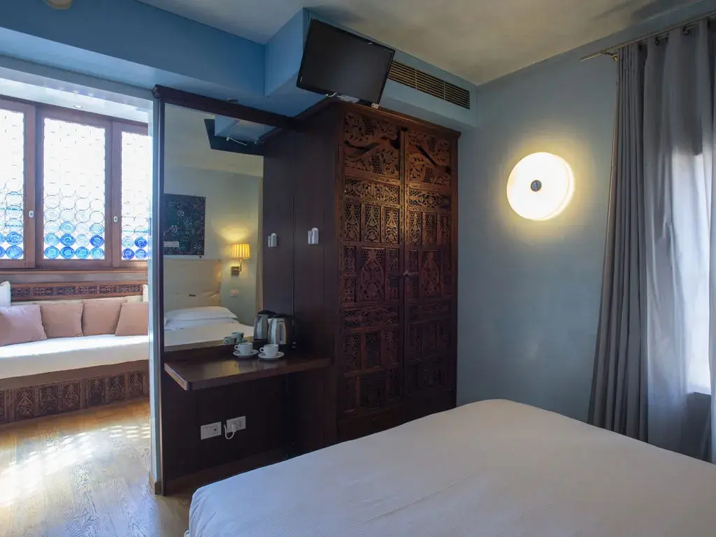 Superior Double room with balcony (full double bed)