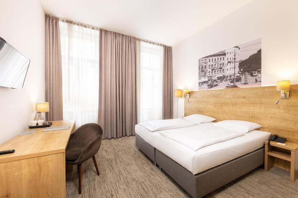 Standard Double room (full double bed)