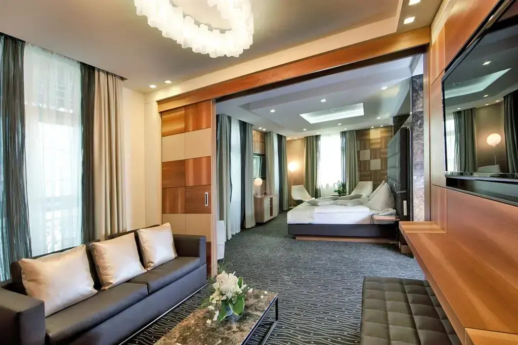 St. Gotthard Double Suite (full double bed)