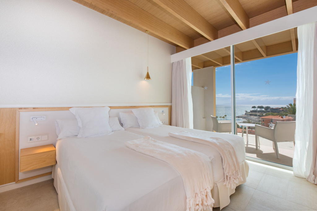 Double Duplex Suite with side sea view (full double bed)