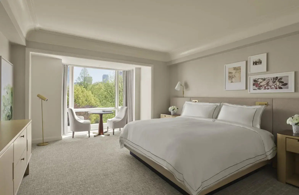 Double room with park view (full double bed)