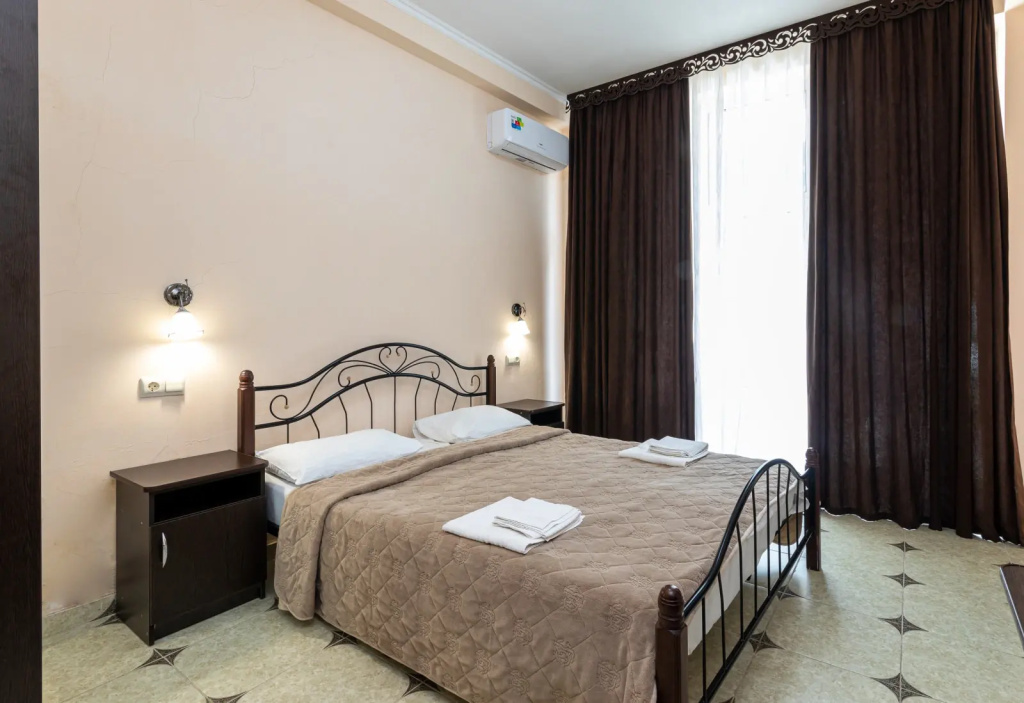 Double Suite with sea view (full double bed)