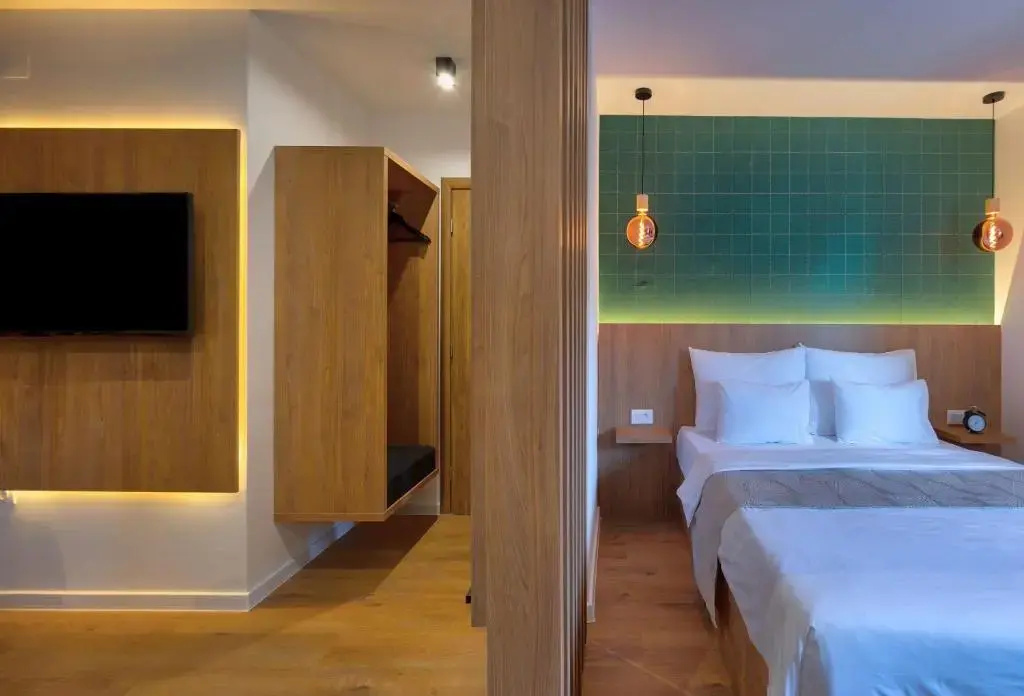 Superior Double Suite (full double bed)