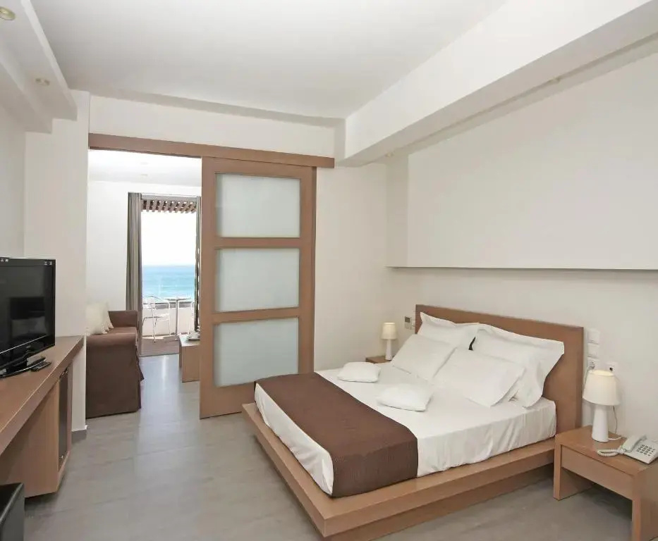 Double Suite with sea view (full double bed)