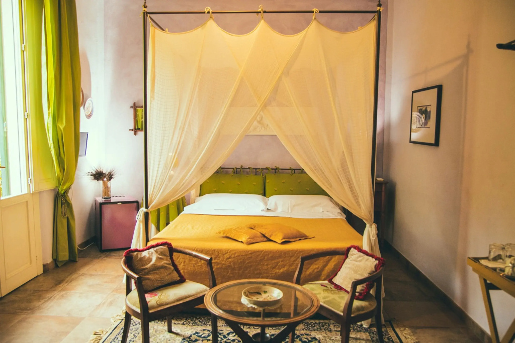 Sage Double room (full double bed)