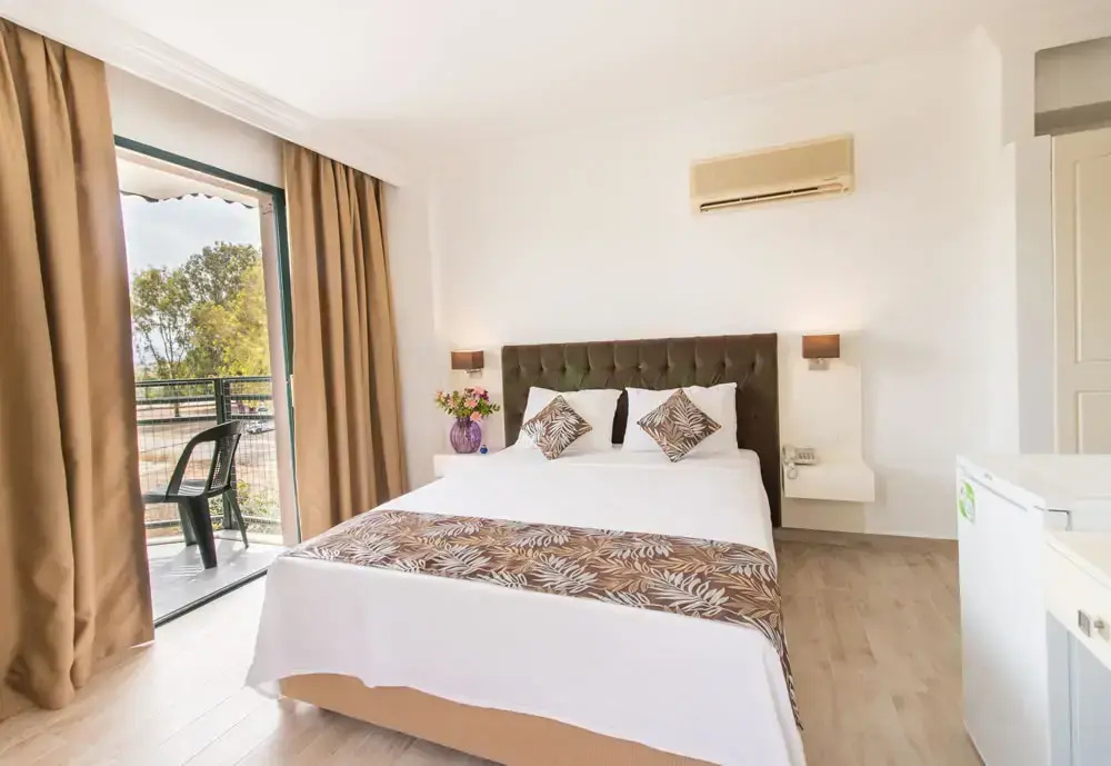 Standard Double room with land view (full double bed)