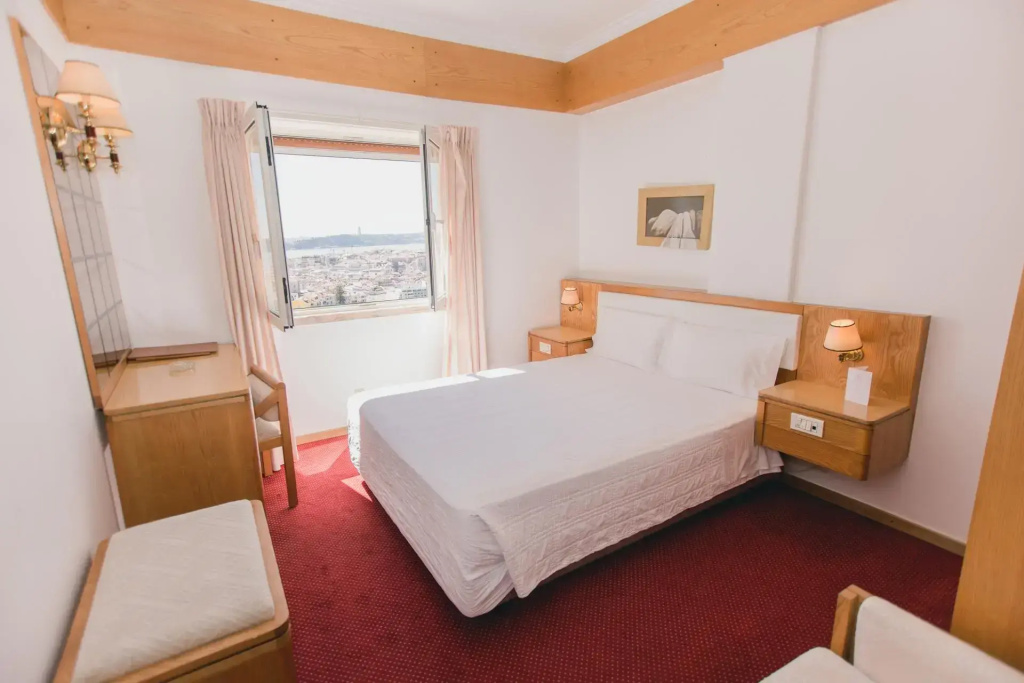 Double room with balcony (full double bed)