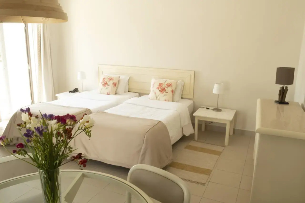 Double Studio (twin beds)