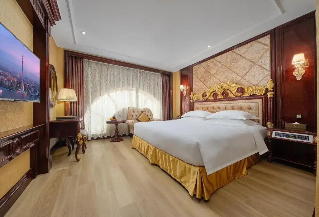 Deluxe Double room (full double bed)
