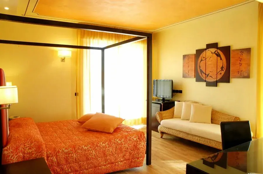 Romantic Double room (full double bed)