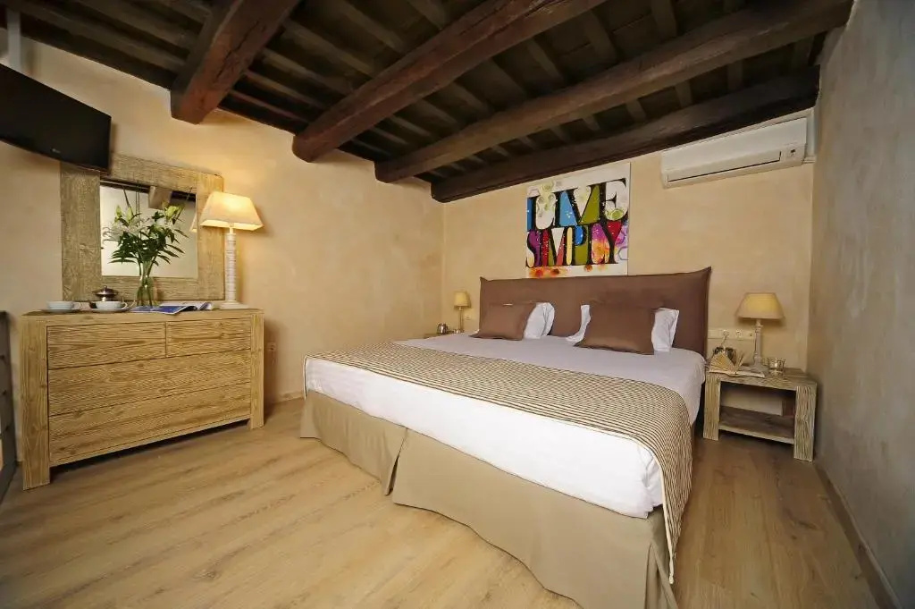 Double Junior Suite (full double bed)