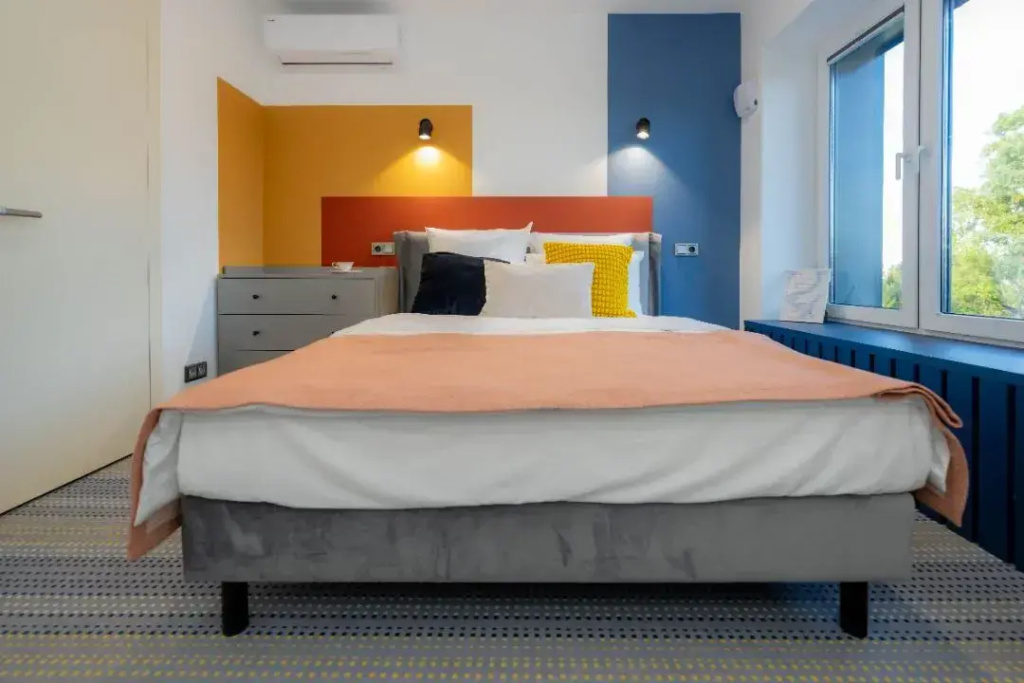 Elevator Double Apartment (full double bed)