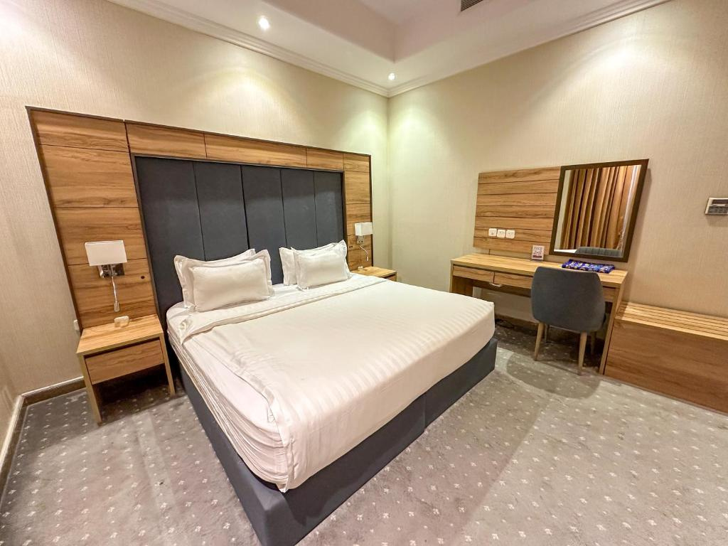 Double Junior Suite (full double bed)