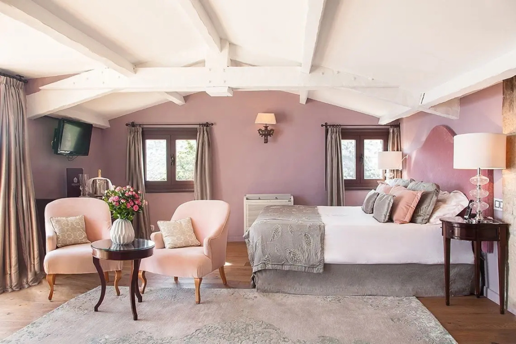 Double Junior Suite (full double bed)