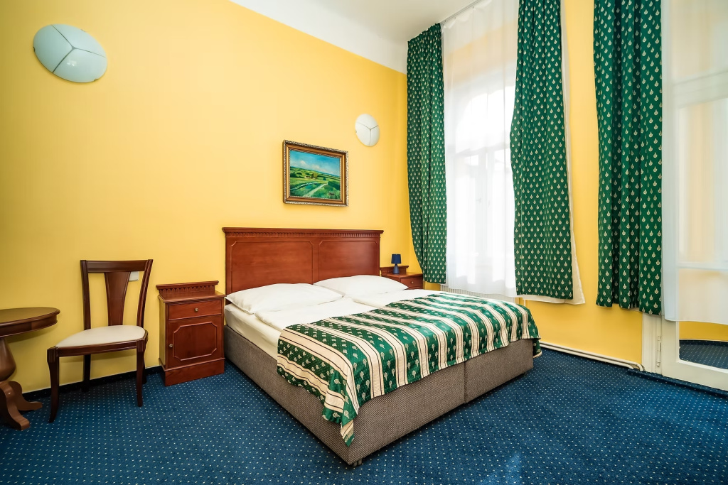 Double room (twin beds)
