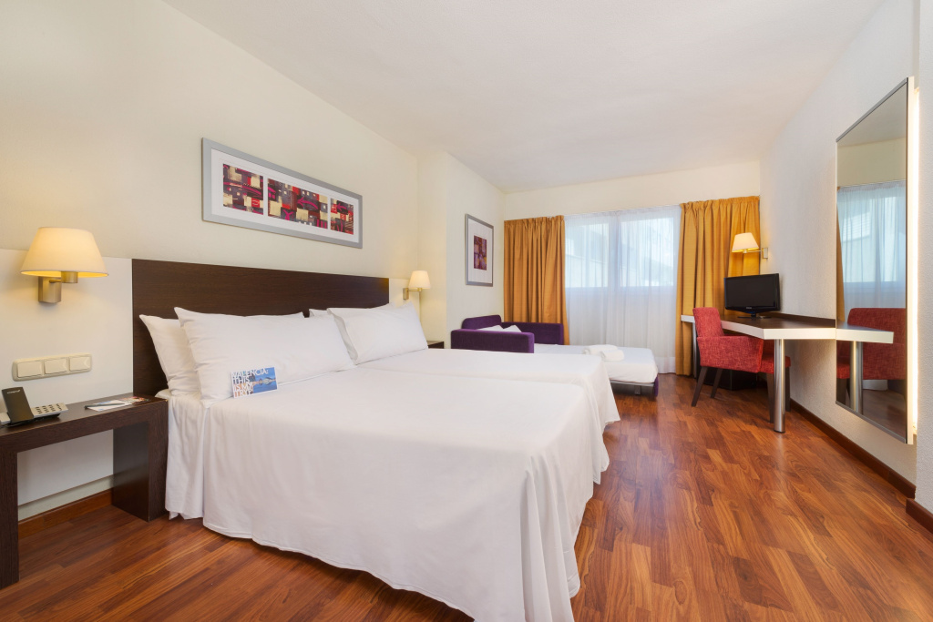 TRYP Valencia Feria - Tap to explore photos