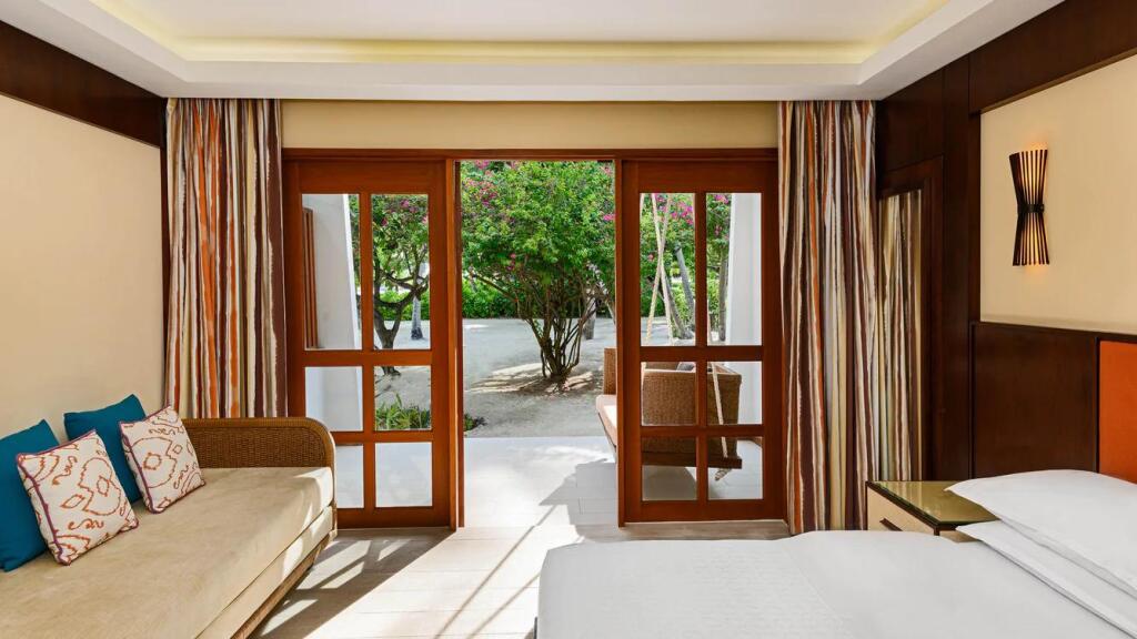 Sheraton Maldives Full Moon Resort & Spa