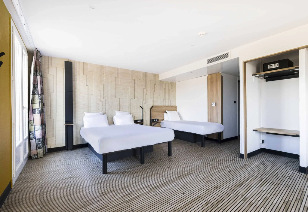 Superior Triple room