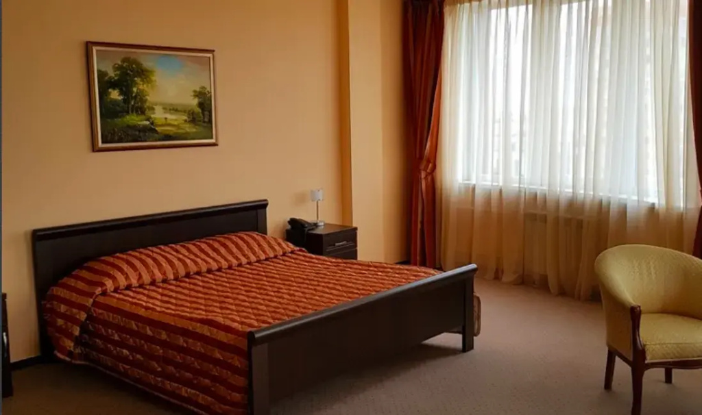 Deluxe Double room (full double bed)