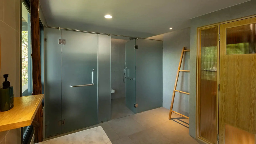 Двухместный люкс Canna двуспальная кровать в Andaman Cannacia Resort & Spa