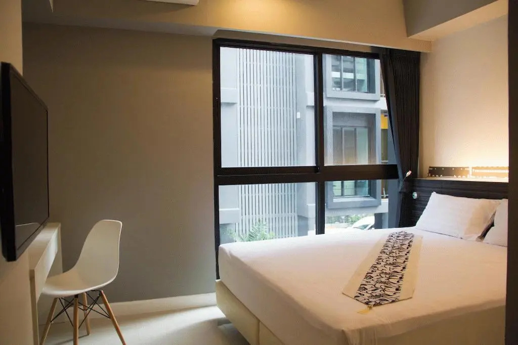 Deluxe iSanook Double Suite (full double bed)